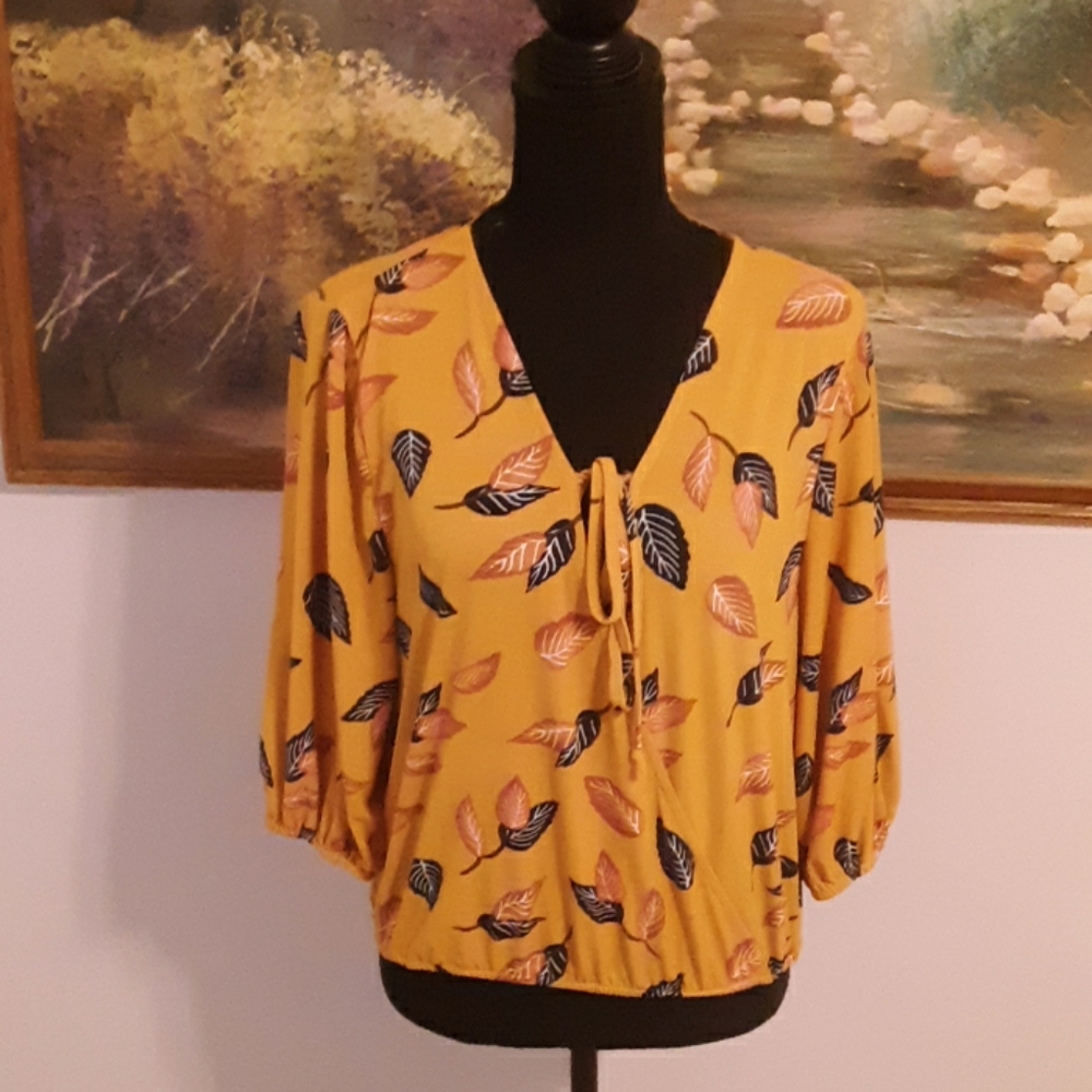 My emblem leaf top